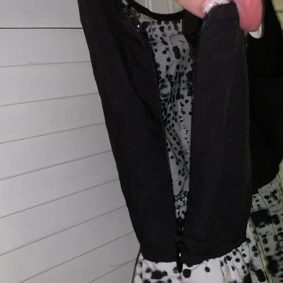Hurley Black and White Mini Sundress med nwot - Picture 7 of 7
